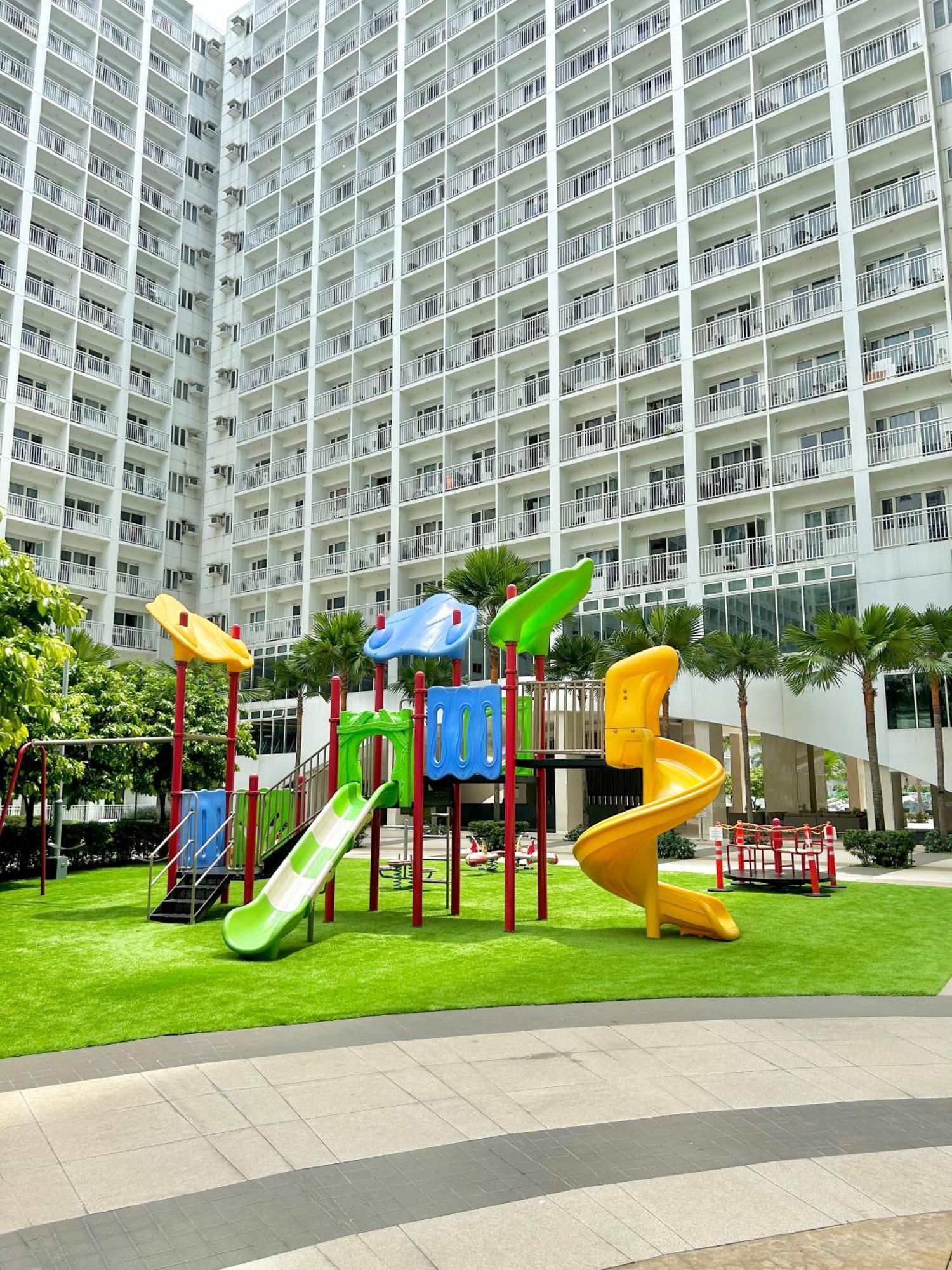Santiorini At Shore Residences Pasay Exterior photo