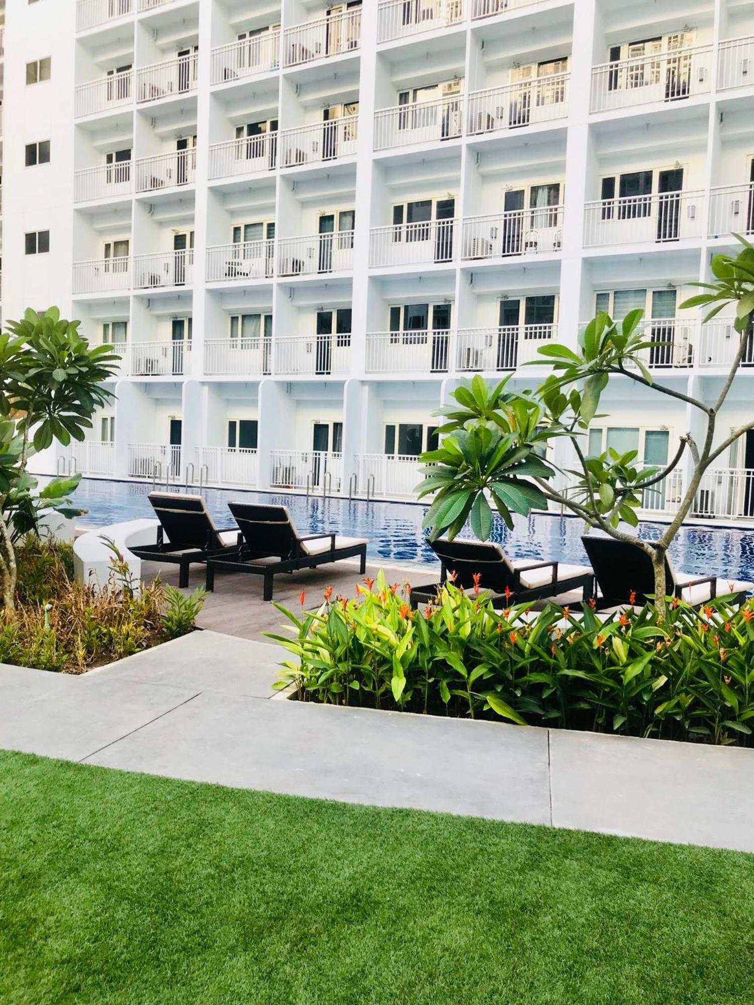 Santiorini At Shore Residences Pasay Exterior photo