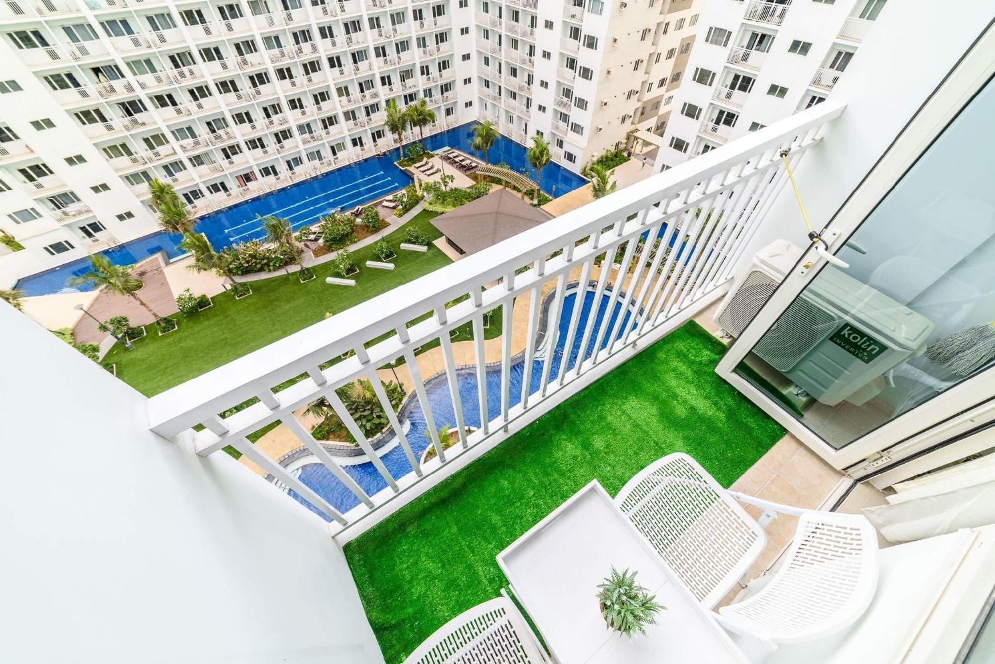 Santiorini At Shore Residences Pasay Exterior photo